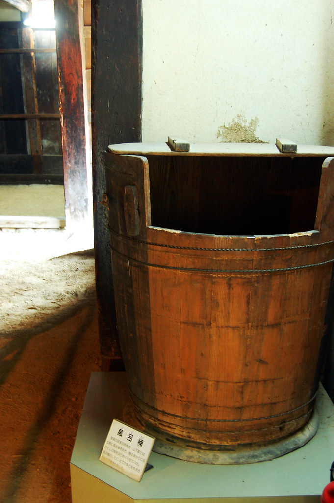 bathtub An old bathtub at the openair museum of old Japan… Flickr