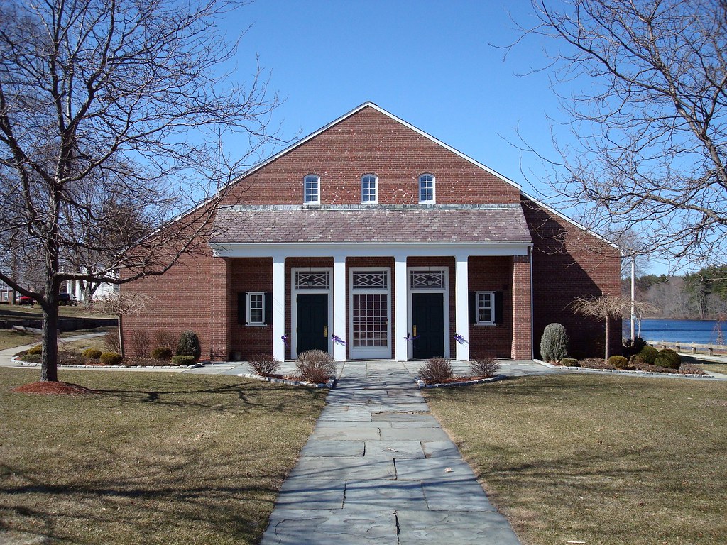 Antique Building An antique building in Burrillville, Rhod… Flickr