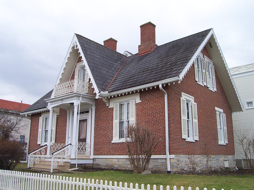 OH Marion Gingerbread House Gingergread house in Marion,… Flickr