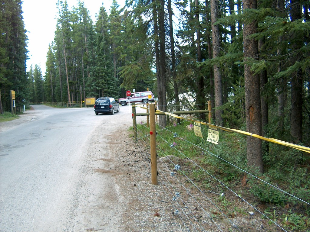 Lake Louise campground electric fence Its 7,000 Volts to… Flickr