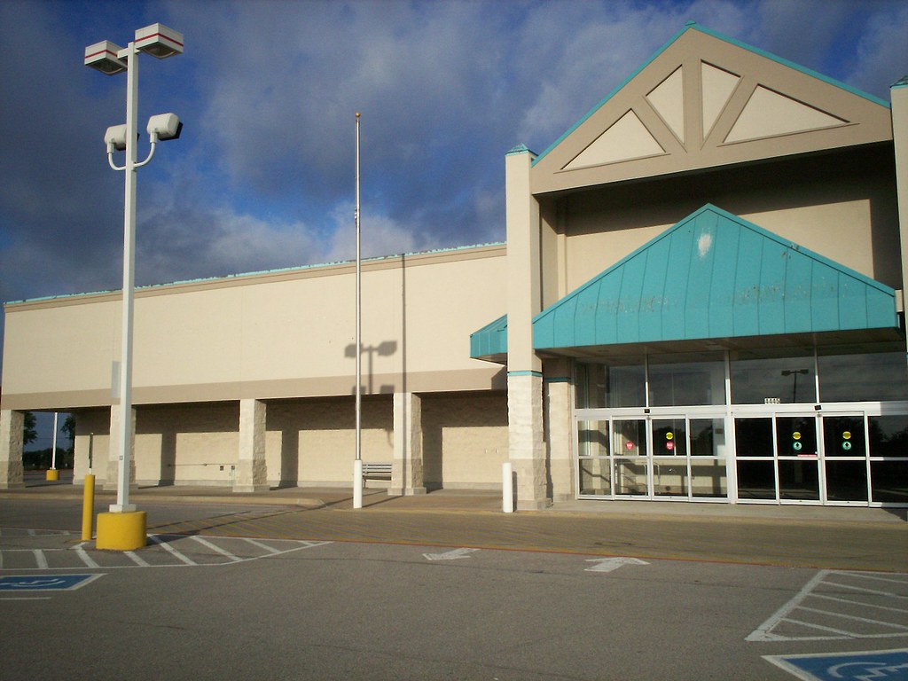 Former WinnDixie Former WinnDixie on Saturn Road in Garl… Flickr