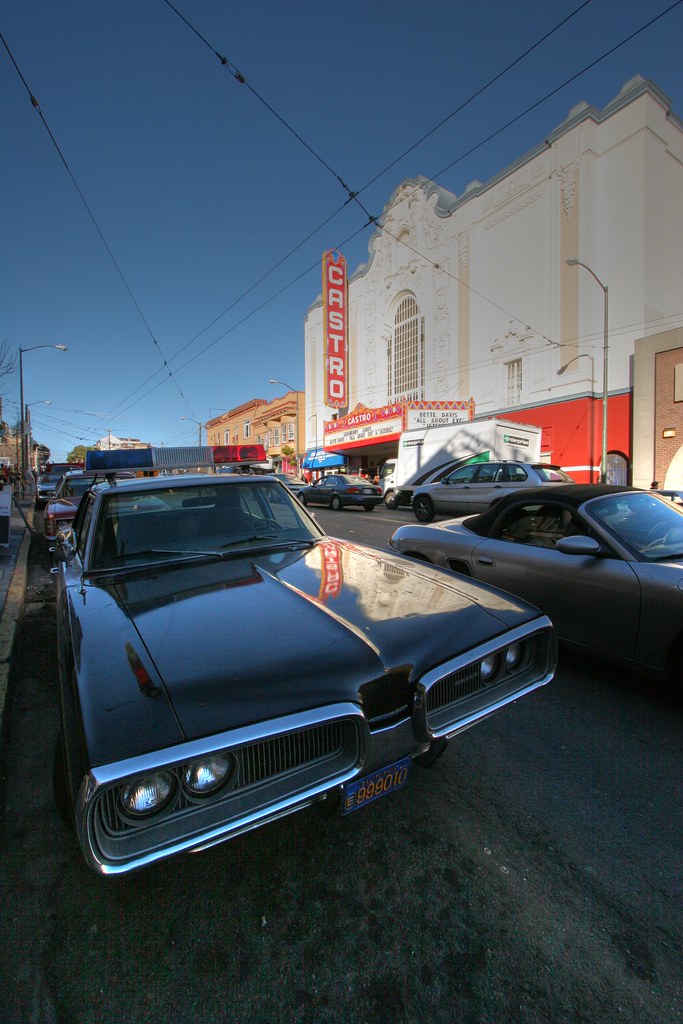 Castro retro (11422 HDR) Anachronistic cars and signs in t… Flickr