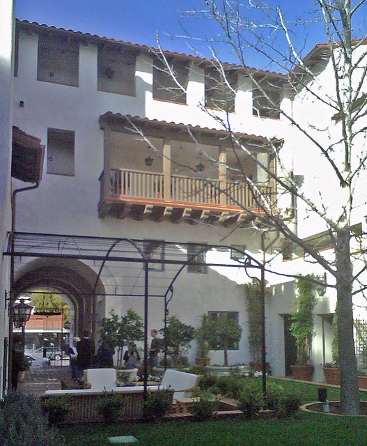 Granada main court Courtyard housing just off Colorado Blv… Flickr