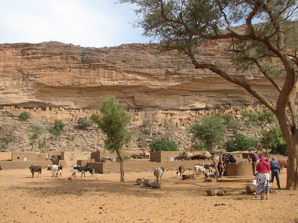 Ancient Housing Dogon village, Mali 2007 jrcohen Flickr