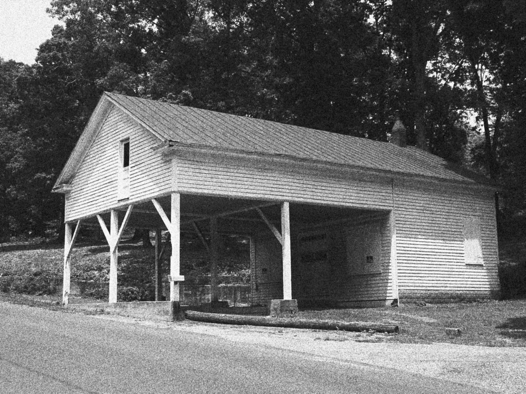 Lynchburg Virginia Old Store / Gas Station former Power … Flickr