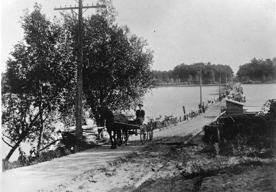 Henry Street Float Bridge in 1881 A picture of the float b… Flickr