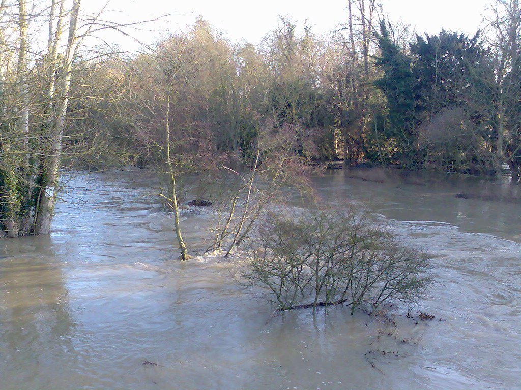 River Mole Flooding Cobham From Downside Bridge sarflondondunc Flickr