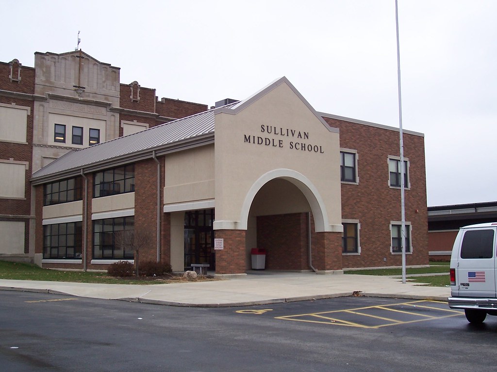 Sullivan Middle School exterior RPLS_IL Flickr