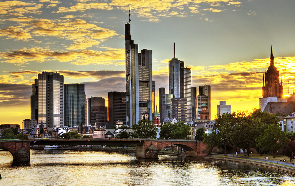 skyscrapers Get here a large view! Frankfurt am Main is th… Flickr