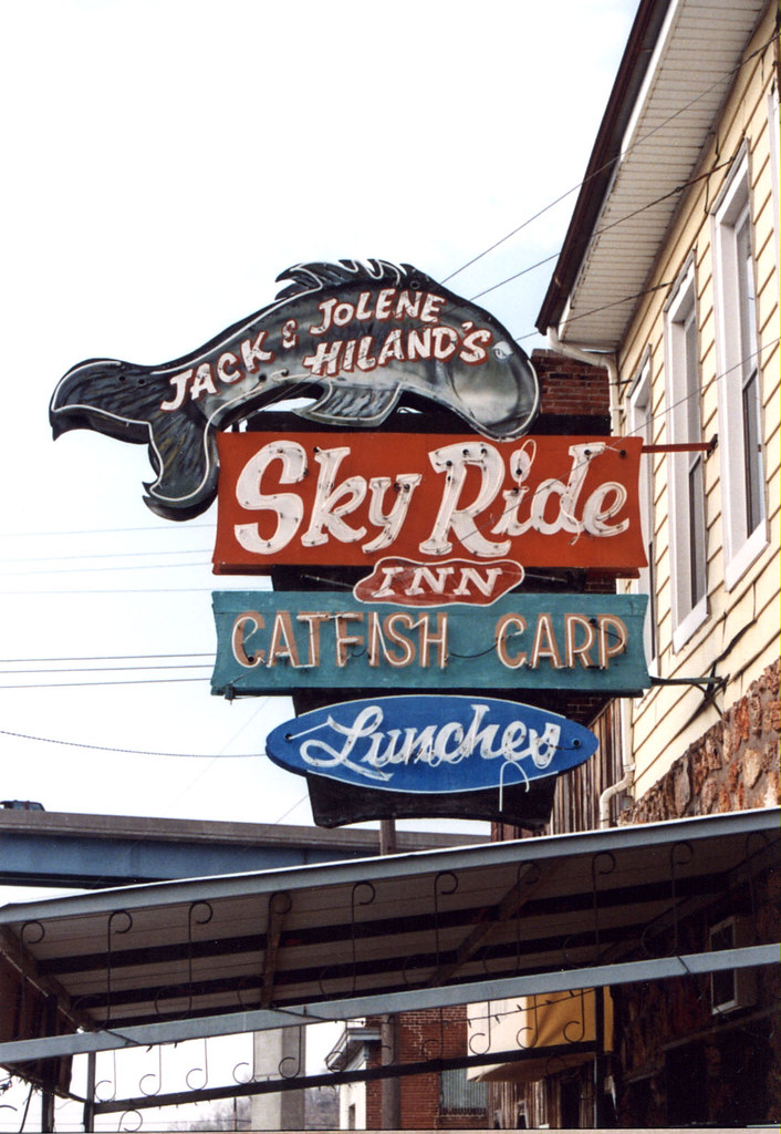 Sky Ride Inn Quincy, Illinois In November 2005, new owners… Flickr