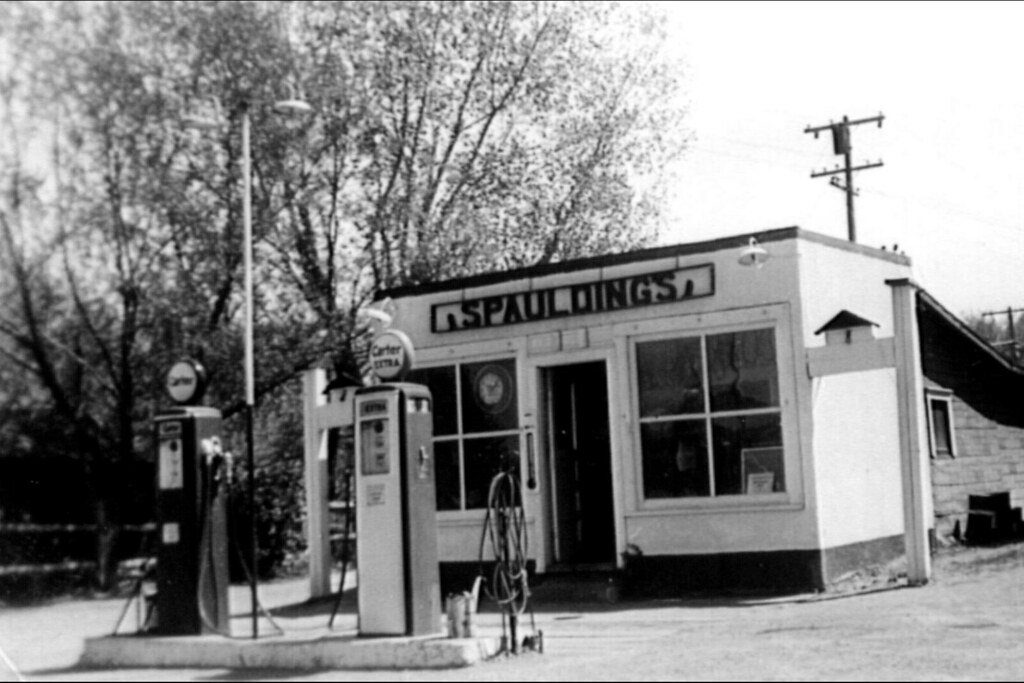 1950s ca. Art's Gas Station in Joliet Joliet, Montana. Tom