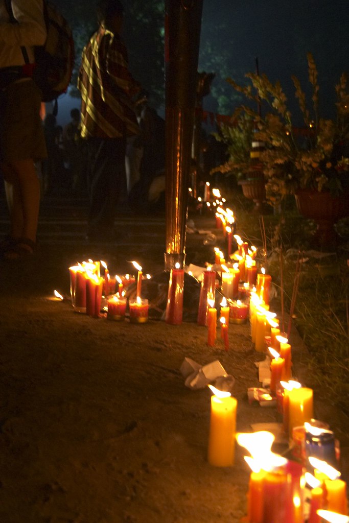 Candles at Waisak A near continuous line of candles was li… Flickr