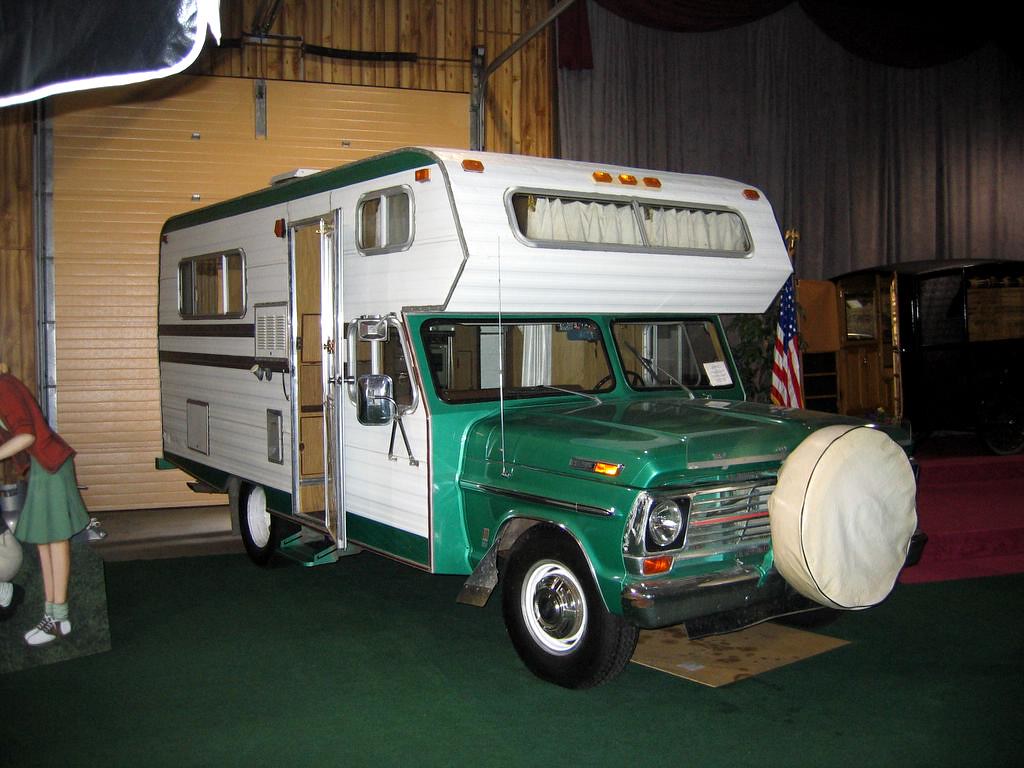 RV RV Hall of fame, Elkhart John Hartnup Flickr