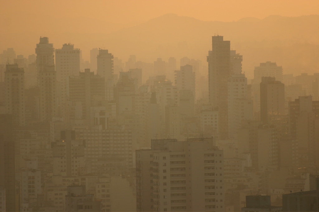 Smog over Sao Paulo Buildings in the smog looking west tow… Flickr