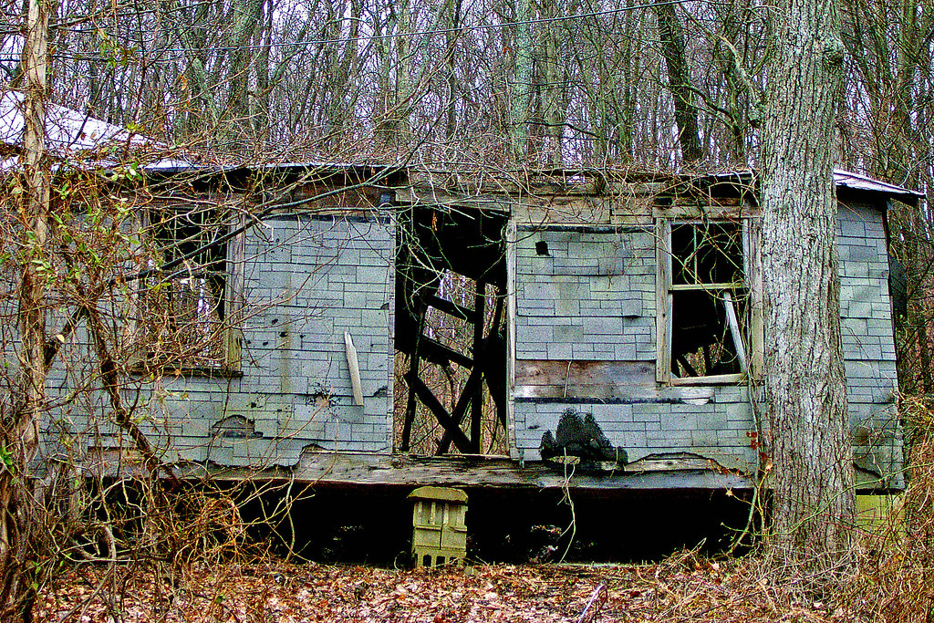 Decaying Dwelling One of many abandoned homes around the s… Flickr
