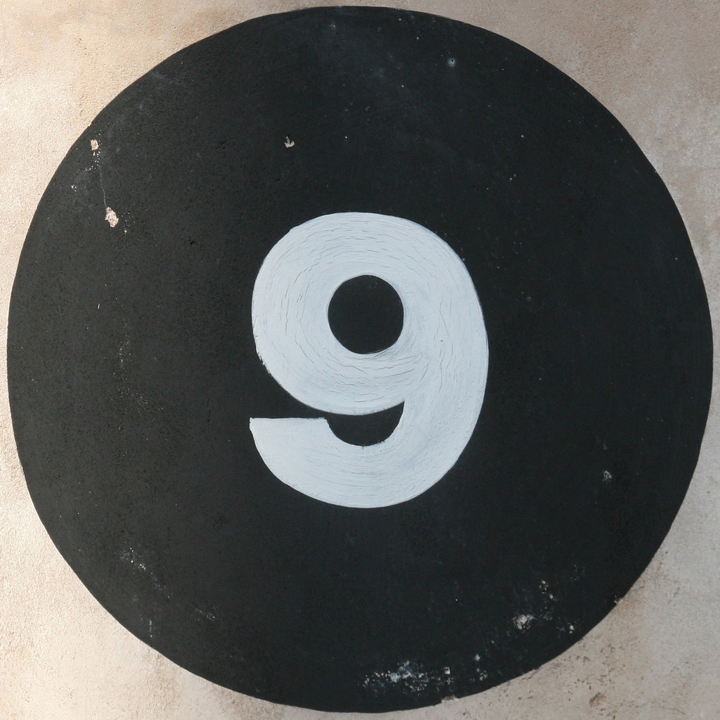 Black circle 9 NewcastleuponTyne, Tyne and Wear, England… Leo