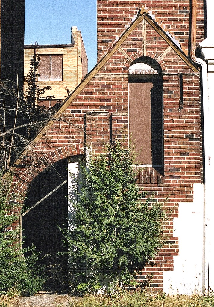 Detail Arch, Kumber ApartmentsHighland Park MI This dar… Flickr