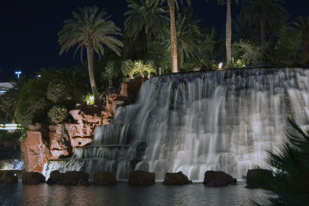 Mirage Hotel Volcano The volcano outside the Mirage hotel bmyersaz