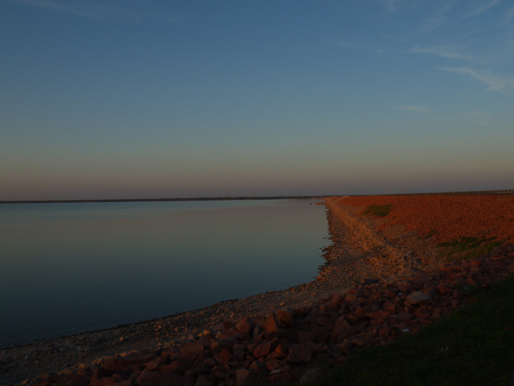 Sunset on Canton Lake OK _1.JPG Red earth reflection on b… Flickr
