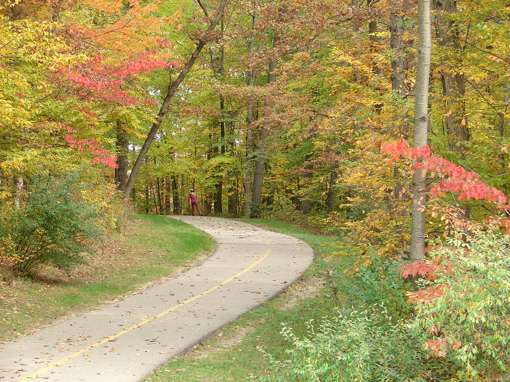 Bicycle Road at Kensington State Park, Michigan road to se… feroz