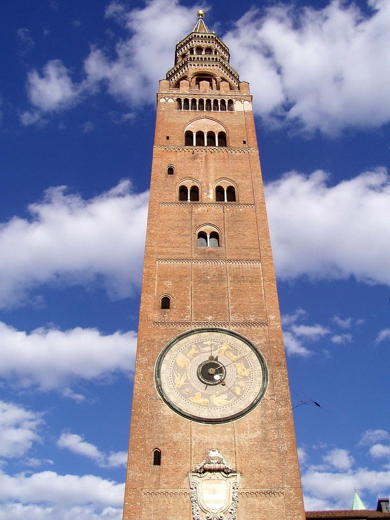 Torrazzo_Cremona Il Torrazzo di Cremona è uno dei simboli … Flickr