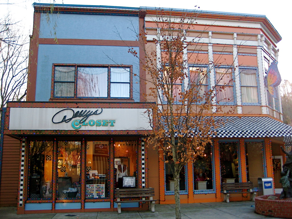 dolly's closet this store was situated directly to the lef… Flickr