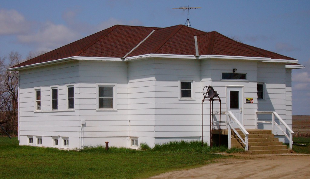 Amidon Public School (Amidon, North Dakota) This tiny whit… Flickr
