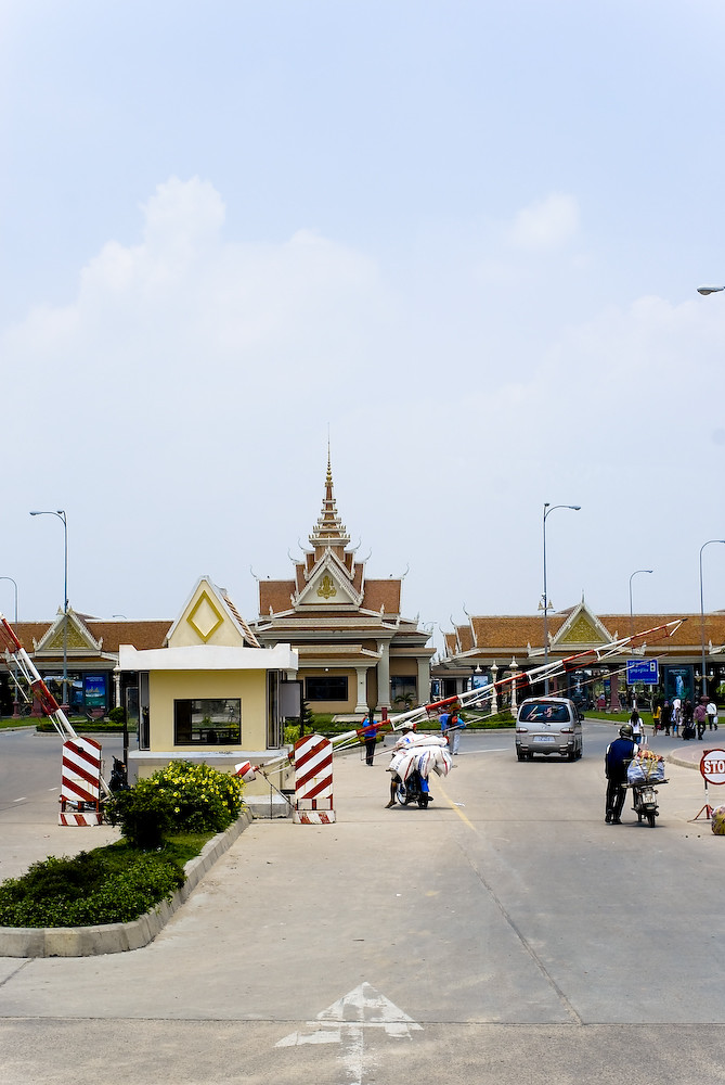 Bavet, Cambodia Moc bai(Vietnam) Bavet(Cambodia) border junnsato