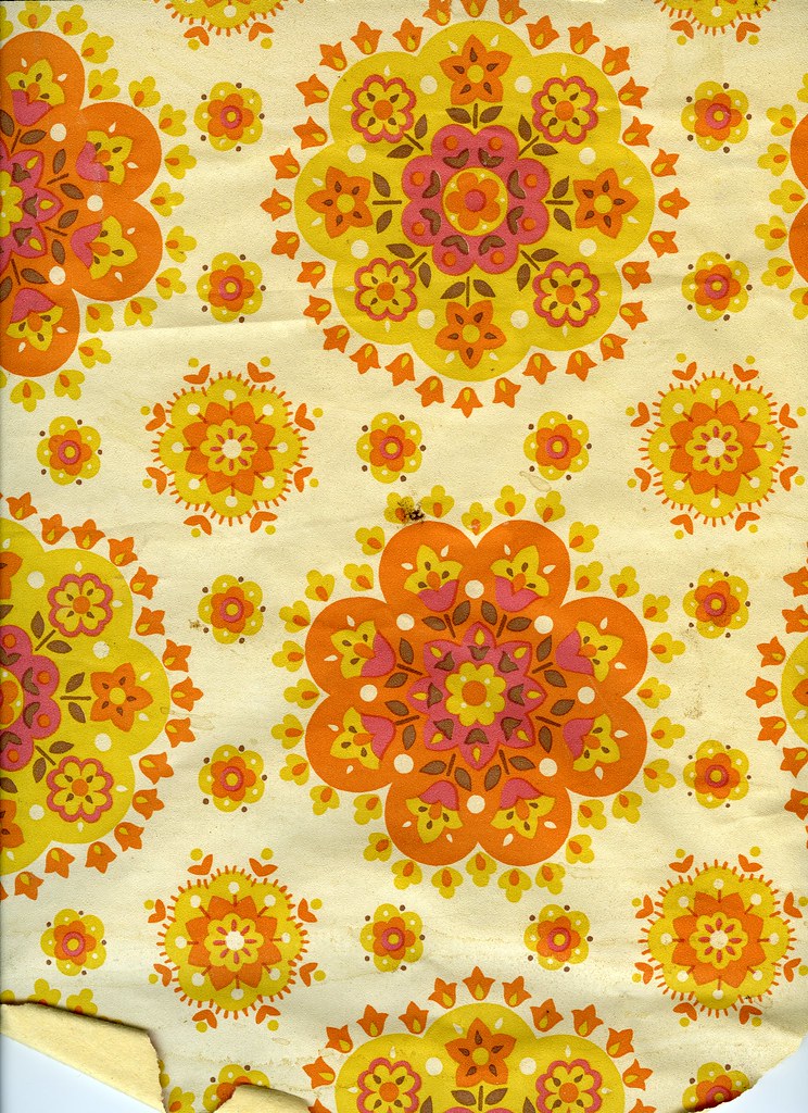 wallpaper60s70syelloworangefloralcircularpatternde… Flickr