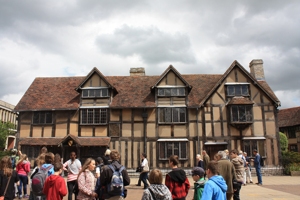 Shakespeare home A Popular place for tourists like me Hobo style