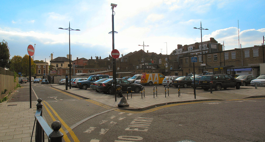 Stoneleigh Road Carpark Carpark, Stoneleigh Road, Tottenha… Flickr