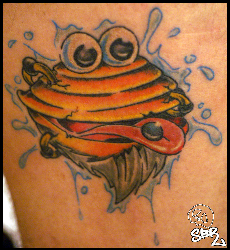 Justin Lorenz Webber Street Tattoo A beared clam. It's a