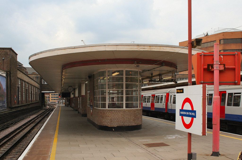 HarrowontheHill Underground station Streamlined canopy,… Flickr