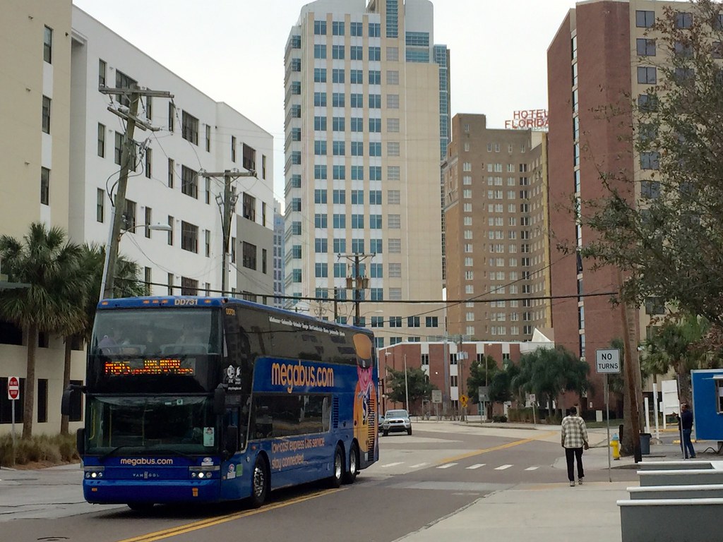 Megabus in Tampa The M36 Megabus service to Orlando approa… Flickr