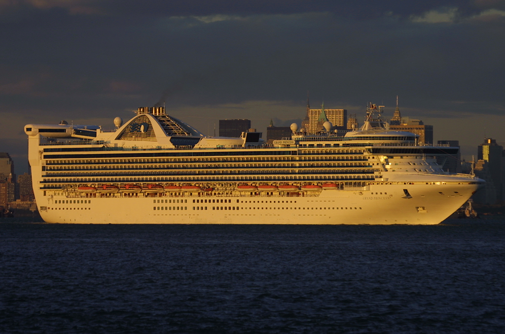 GRAND PRINCESS in New York, USA. October, 2007 Cruise