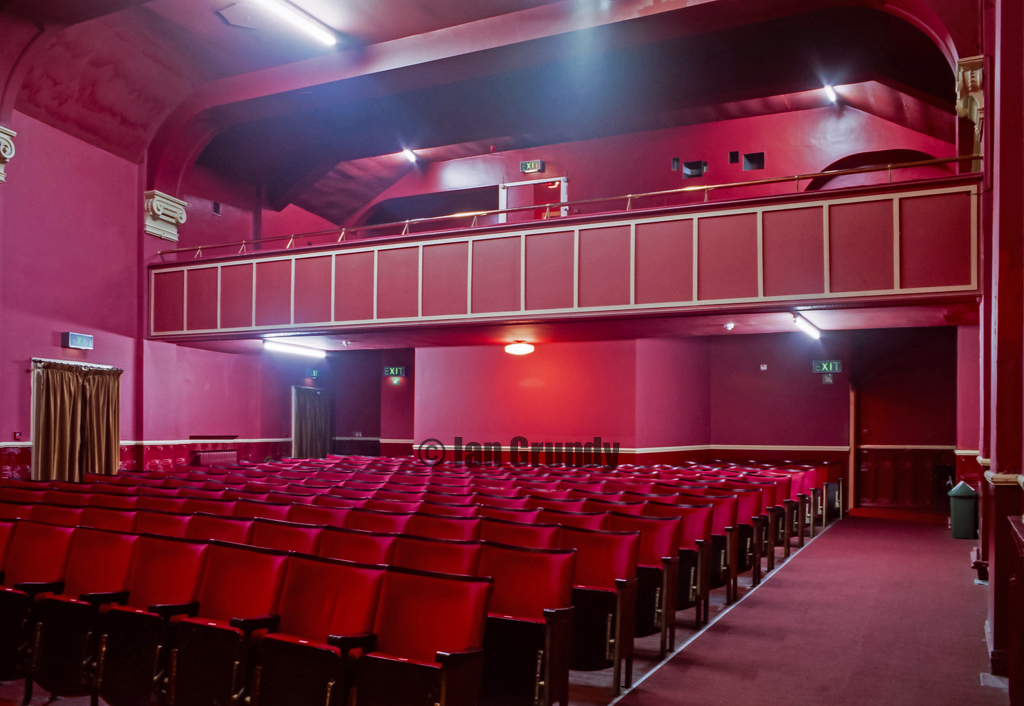 97 Keswick Alhambra 16 The undivided auditorium of the