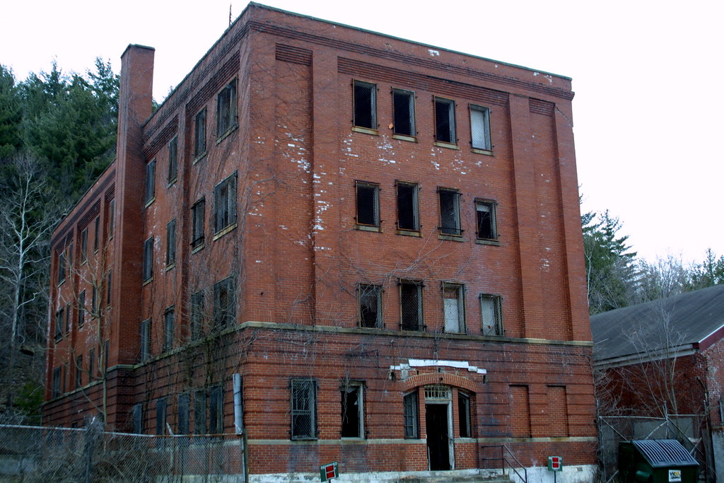 IMG_4140.JPG The main Roseville Prison building The Ro… Flickr