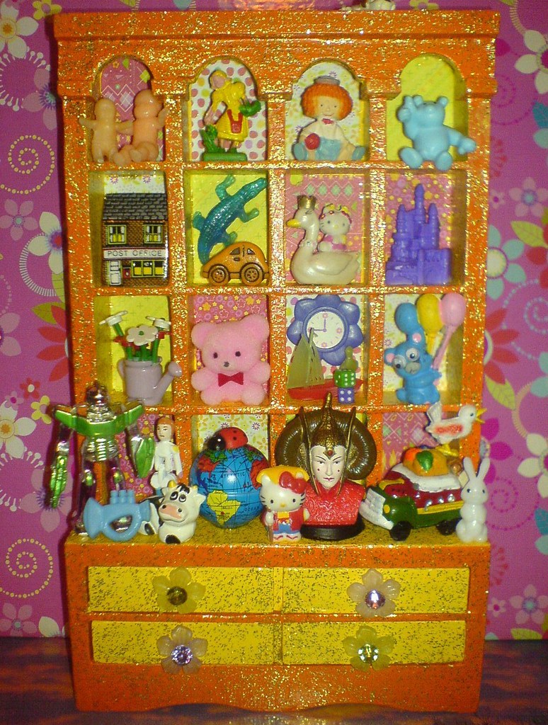 Toy 2 20.5cm (8inch) tall, 12.5cm (4&3/4inch) wide… Flickr