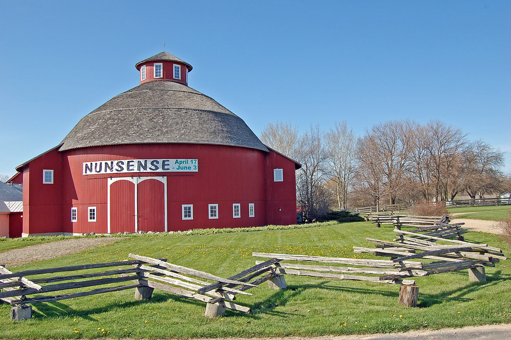 amish_roundbarn11 Historic roundbarn at Amish Acres Used a… Flickr