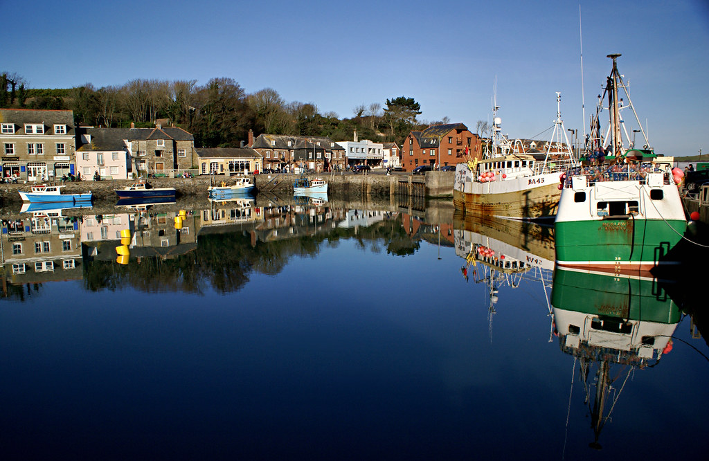 Padstow 2008_S12770 Padstow harbour on a sunny January Sun… Flickr