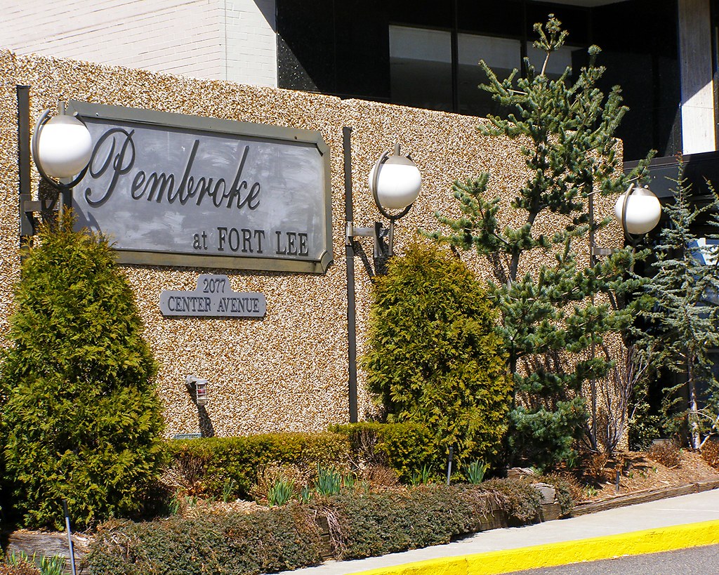 The Pembroke Coop, Fort Lee NJ 2077 Center Avenue, Fort L… Flickr