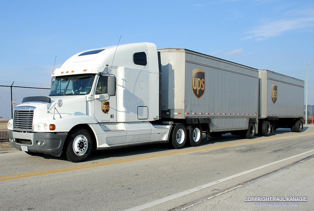 UPS Tractor Trailer UPS Tractor Trailer Flickr