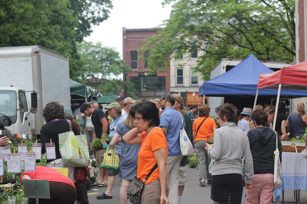 Northampton, MA farmers' market Scott McNulty Flickr