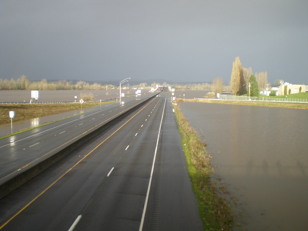 I5 Flooding in Chehalis WSDOT photo by Kelly Weed Flickr