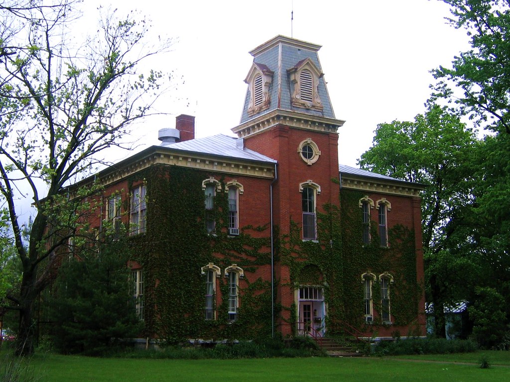 Yellow Springs, Ohio This house reminds me of the spooky h… Flickr