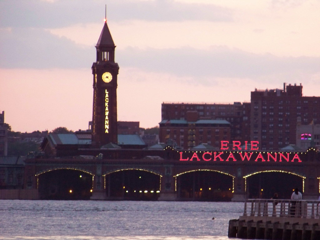 Hoboken skyline Hoboken, NJ and its landmark, the Erie Lac… Flickr