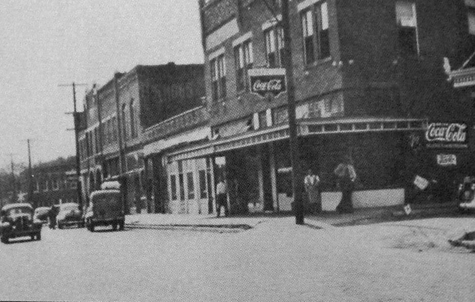 Broadway looking West, 1930 Johnston City, IL From an illu… Flickr