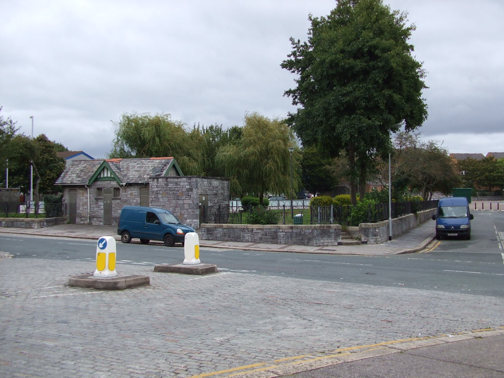 Cumberland Gardens, Devonport The public garden (with toil… Flickr