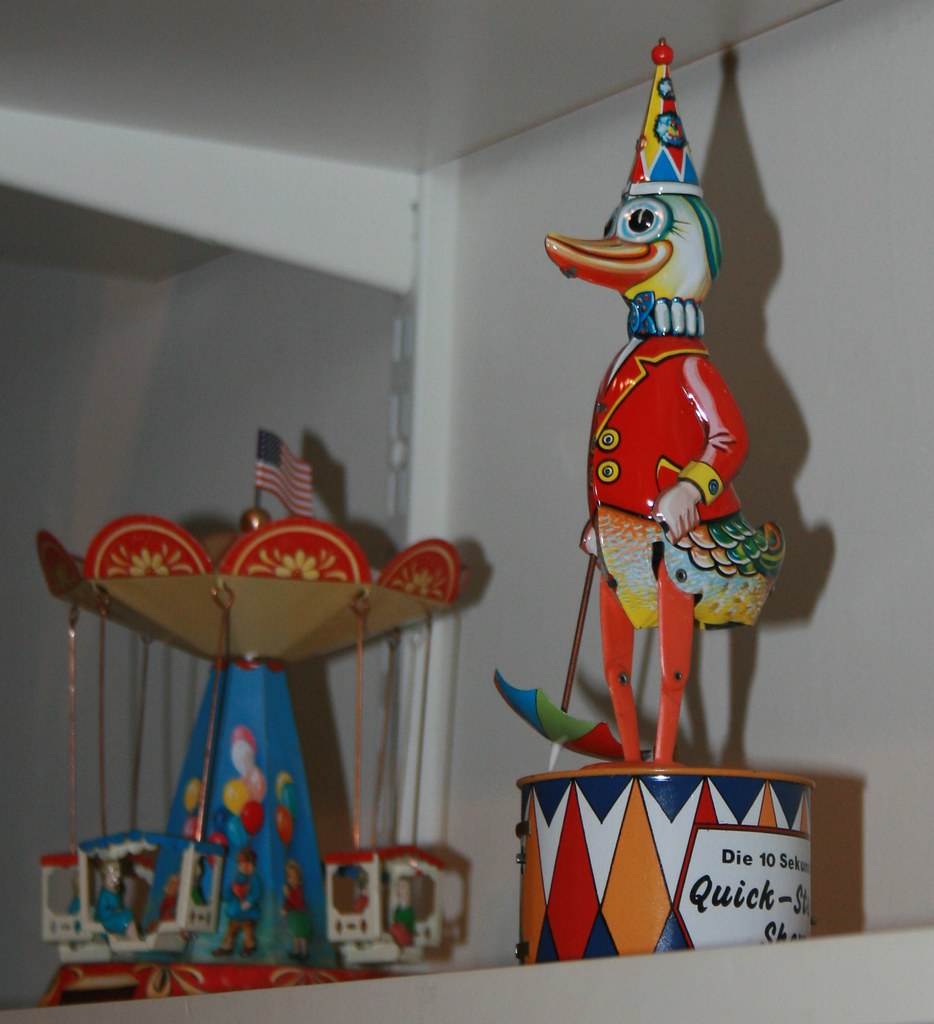 Circus Toys Vintage circus toys that are on display. I jus… Flickr