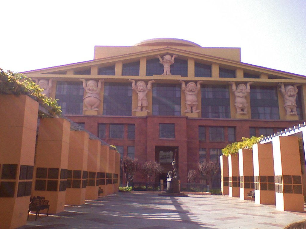 Michael Eisner Building The Michael Eisner Building at Wal… Flickr